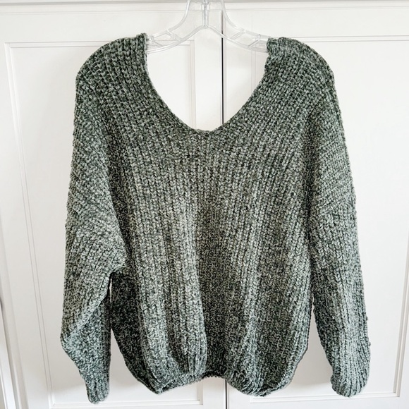 Band of Gypsies V Neckline Front/Back Sage Green Chenille Sweater Sz Small - Picture 4 of 9